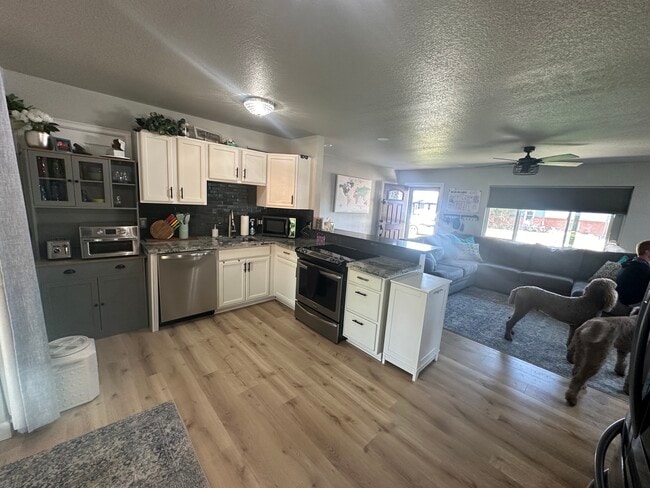 Building Photo - 11916 Barrett St