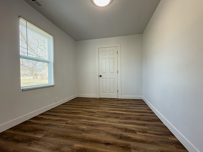 Building Photo - 612 Atwood Ave