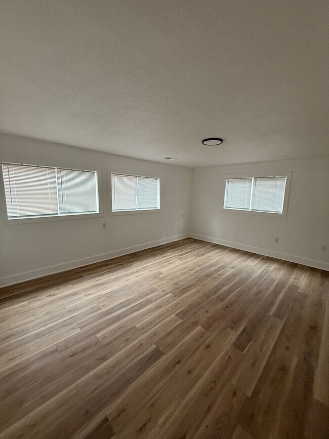 Building Photo - Beautifully Remodeled 4-Bedroom, 2-Bathroom Home with Modern Finishes in Benton!