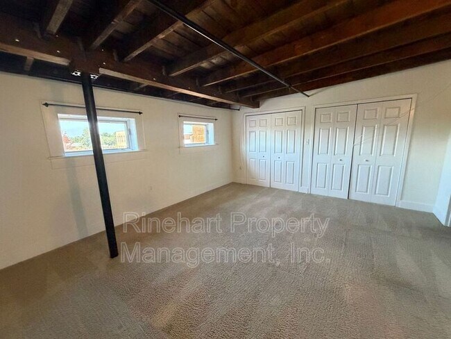 Building Photo - 212 E Main St