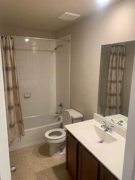 Building Photo - 118 Eagle Lake Dr