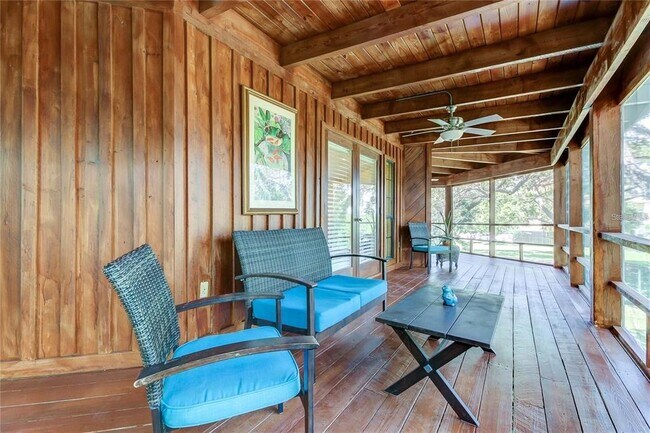 Building Photo - 5828 Oakhurst Dr
