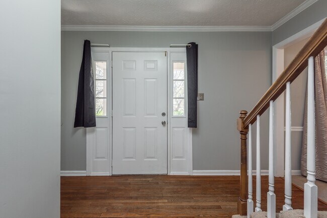 Building Photo - 420 Shelbyville Rd