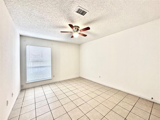 Building Photo - 6115 Briar Terrace Dr