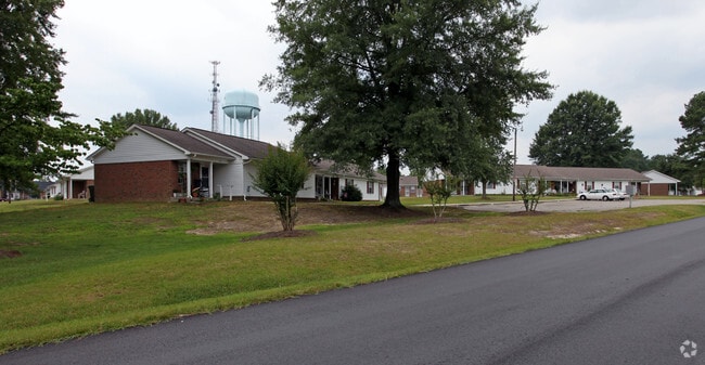 Building Photo - Hillcrest Village Apartments