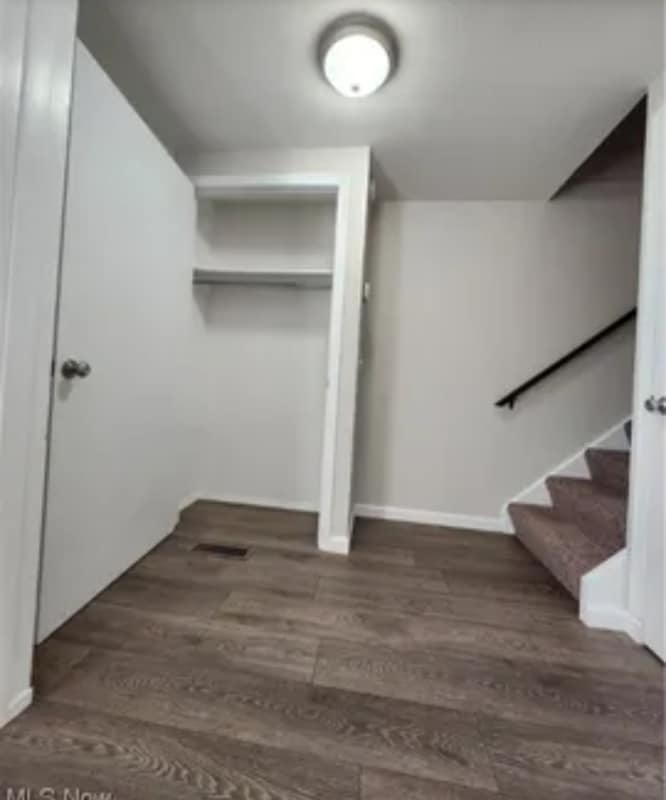 Building Photo - 1651 Mentor Ave