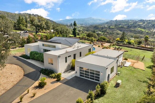 Building Photo - 5830 Heights Rd