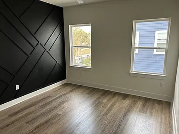 Building Photo - 855 S Victory Dr