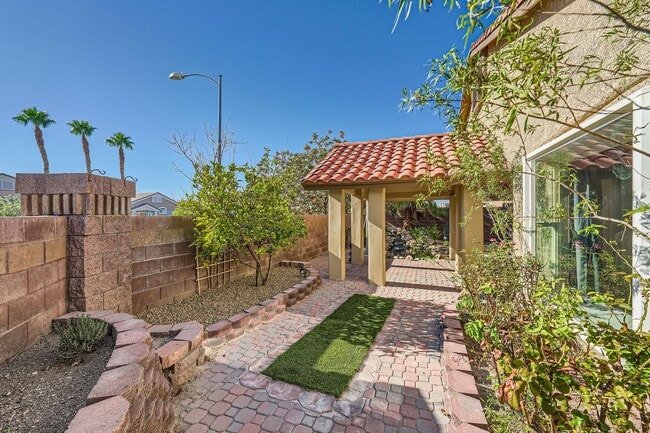 Building Photo - Great Henderson Single Story Home