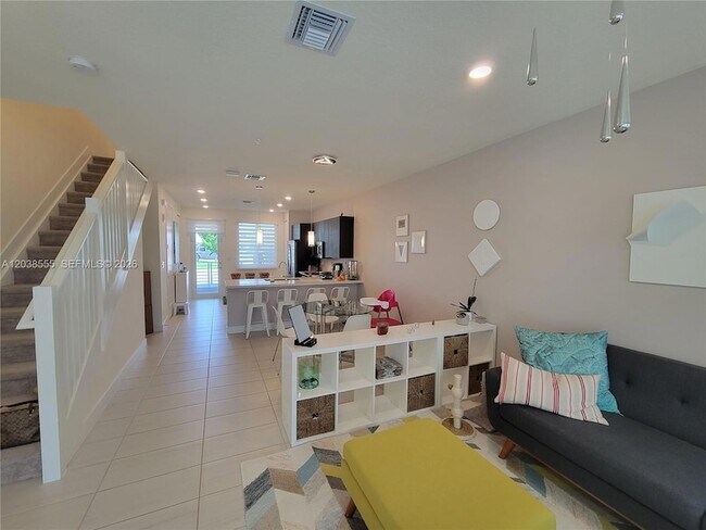 Building Photo - 6401 NW 103rd Pl