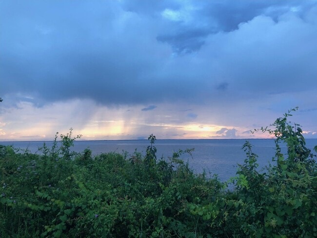 Building Photo - Spyglass Point 2/2 Condo Across from the B...