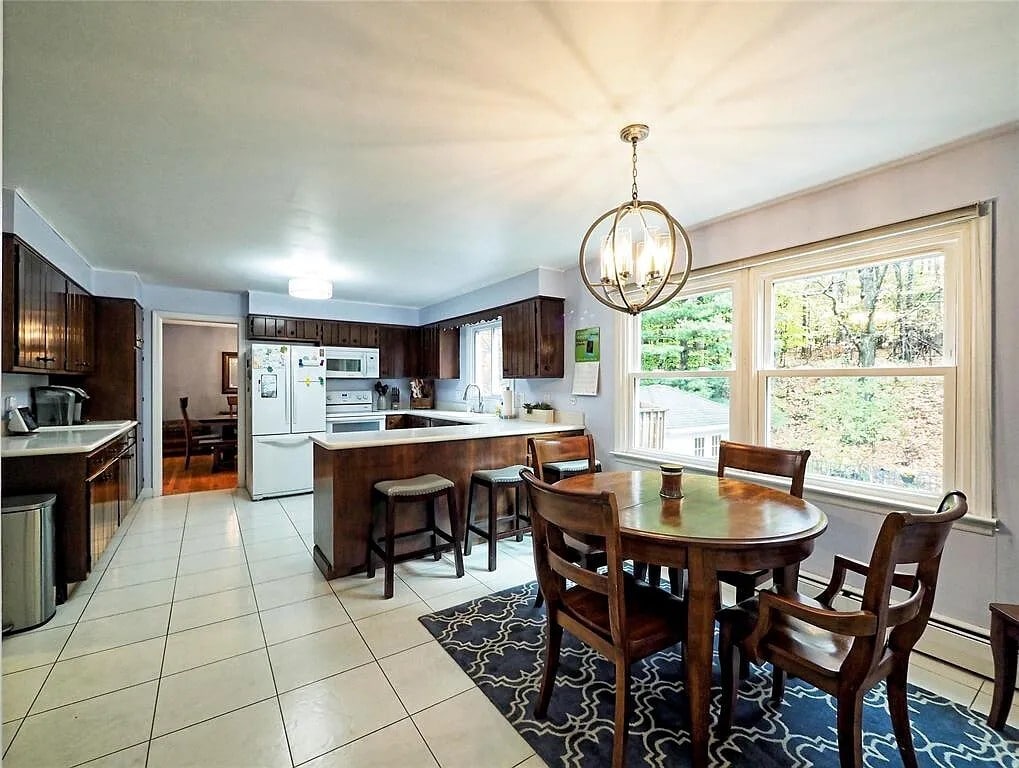 Building Photo - 617 Midvale Rd