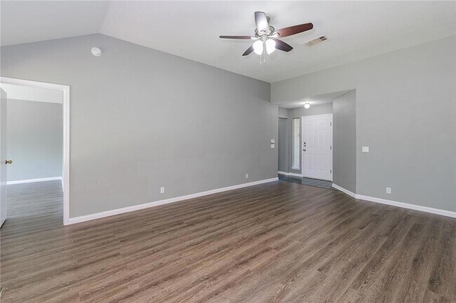 Building Photo - 1000 Honeysuckle Dr