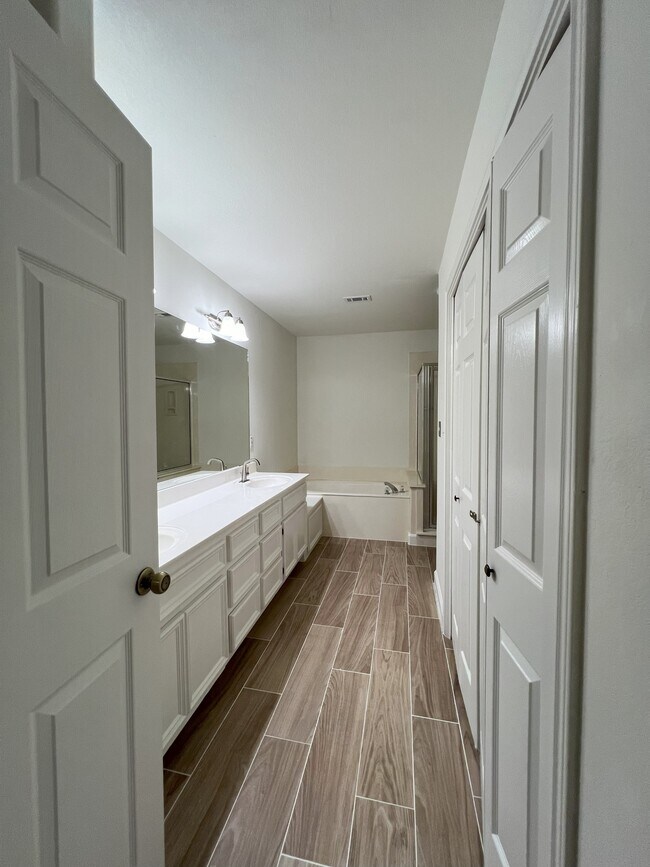 Building Photo - 1116 Cimarron Ct