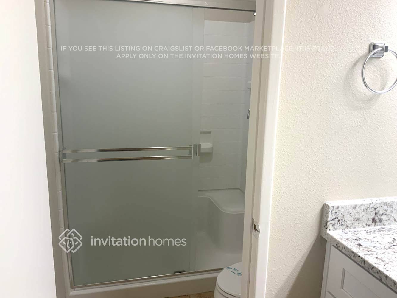 Building Photo - 2802 W Vista Ave