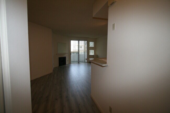 Building Photo - 3637 Clarington Ave