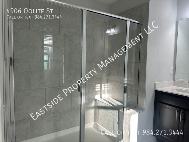 Building Photo - 4906 Oolite St