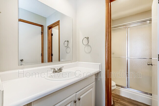 Building Photo - 712 Daffon Dr