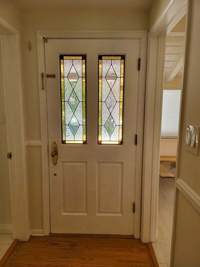 Building Photo - Newly Rehabbed Charming 3 Bed 2 Bath Home ...