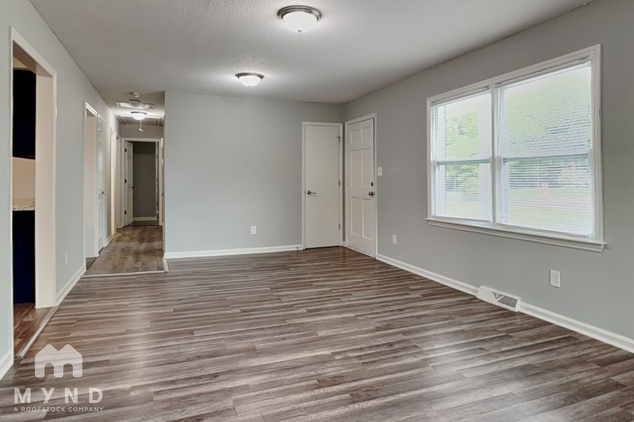 Building Photo - 547 Whitethorn Dr