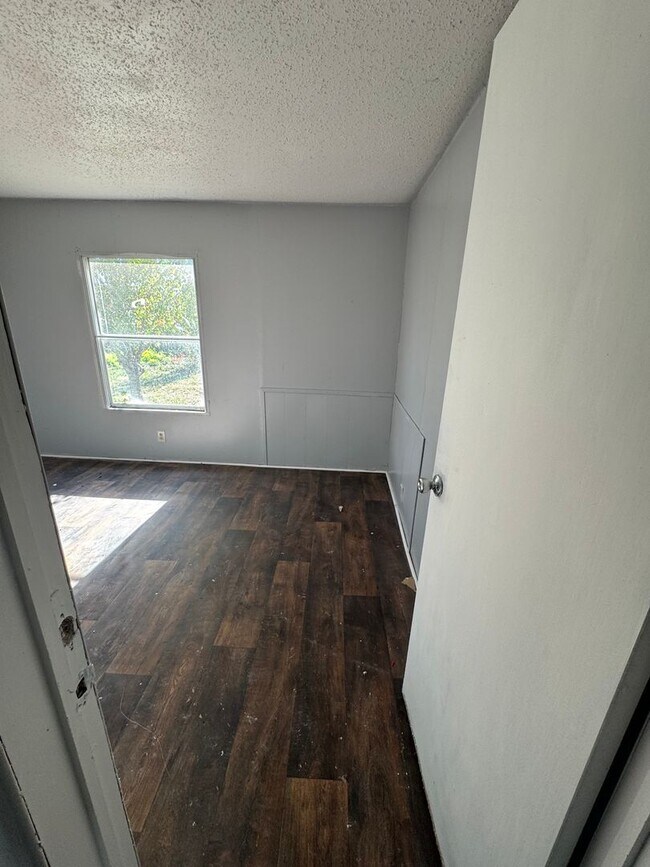 Building Photo - 3 BR 2 Bath 1,280 sq ft singlewide mobile home on 3.09 acres in Lonoke, AR