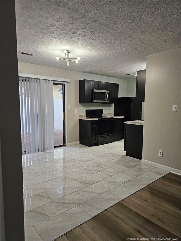 Building Photo - 797 Hedgelawn Way