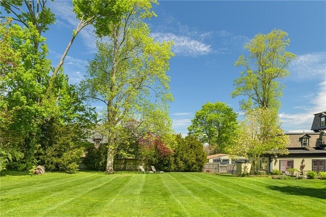 Building Photo - 287 Gibbs Ave