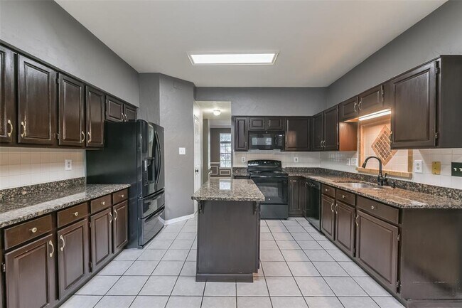 Building Photo - 2509 S Mission Cir