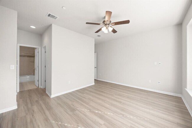 Building Photo - 1612 Catalan Rd