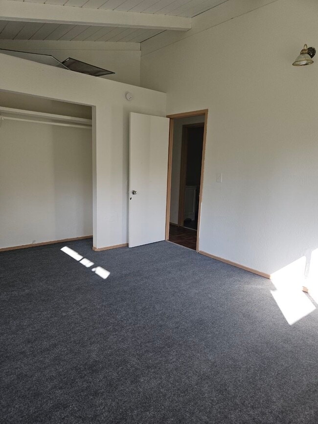 Building Photo - 11-3482-3482 Plumeria St