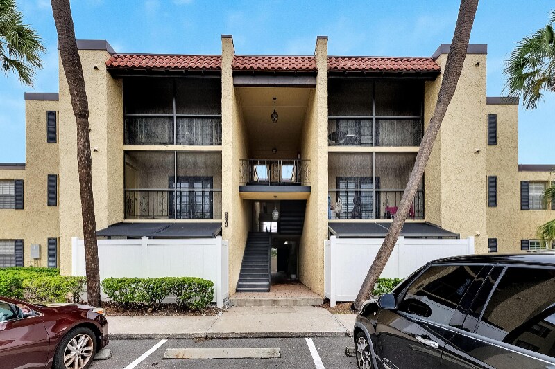 Primary Photo - 5304 W Kennedy Blvd