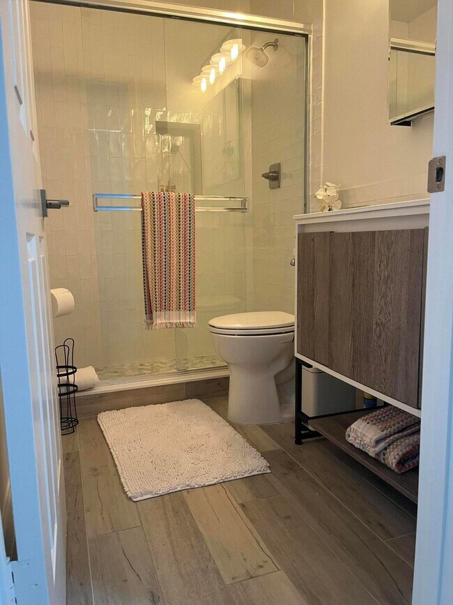 Building Photo - 5710 Coach House Cir