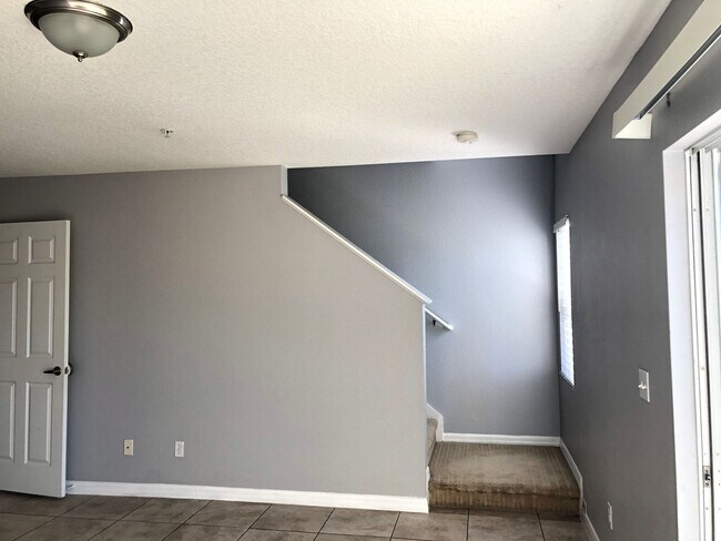 Building Photo - 13492 Applerose Ln