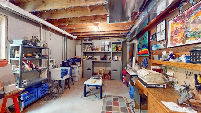 Building Photo - 3 Bed/4.5 Bath Crescent Hill Charmer with 2 Car Garage