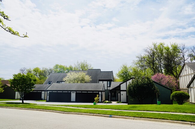 Building Photo - 1303 Kingsridge Ct