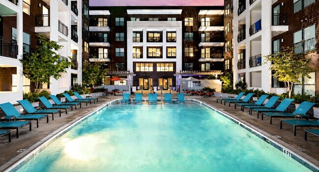 Building Photo - 2200 State St