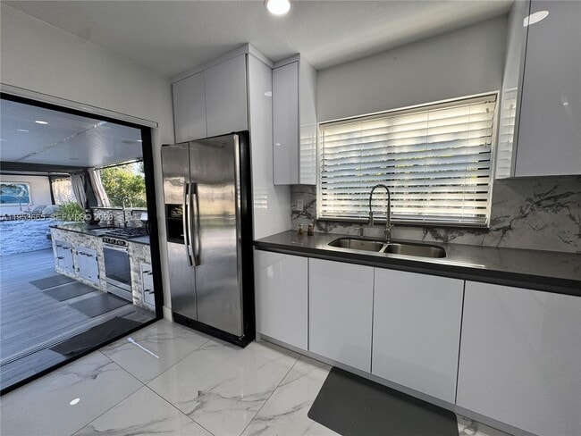 Building Photo - 10394 Fairway Heights Blvd