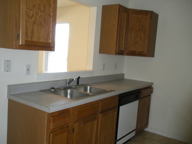 Building Photo - 3518-3520-3520 Prescott Dr