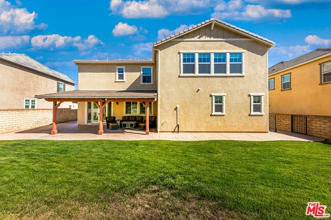 Building Photo - 22379 Driftwood Ct