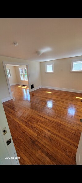 Building Photo - 127 Hutchinson Ave