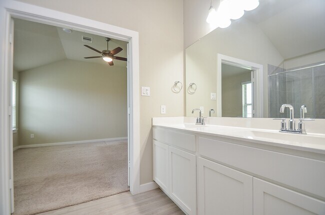 Building Photo - 2511 Shining Spur Ct