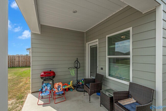 Building Photo - 29772 Logan Oaks Dr NW