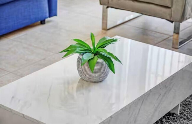 Building Photo - 8117 Princess Palm Ln