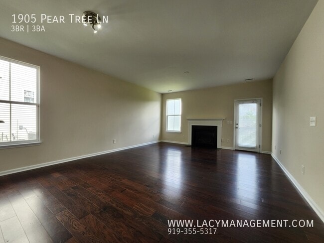 Building Photo - 1905 Pear Tree Ln