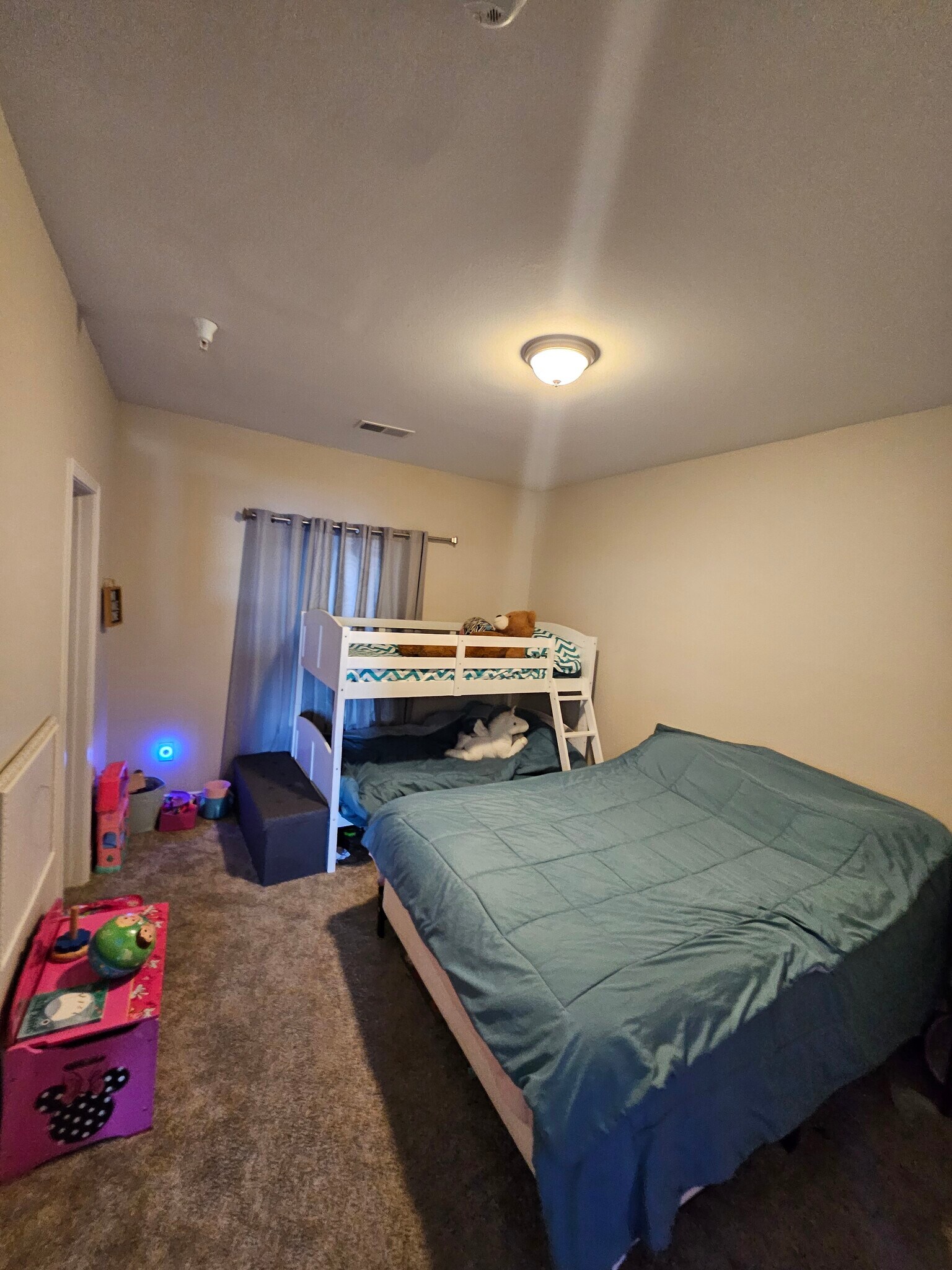 Building Photo - 230 Plaza Gardens Ct