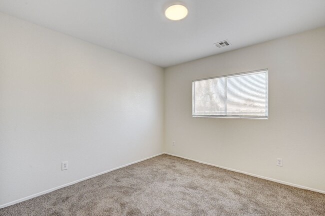 Building Photo - Single-Family Home in a Cul-de-Sac 3BD/2.5BA – Freshly Updated & Move-In Ready!