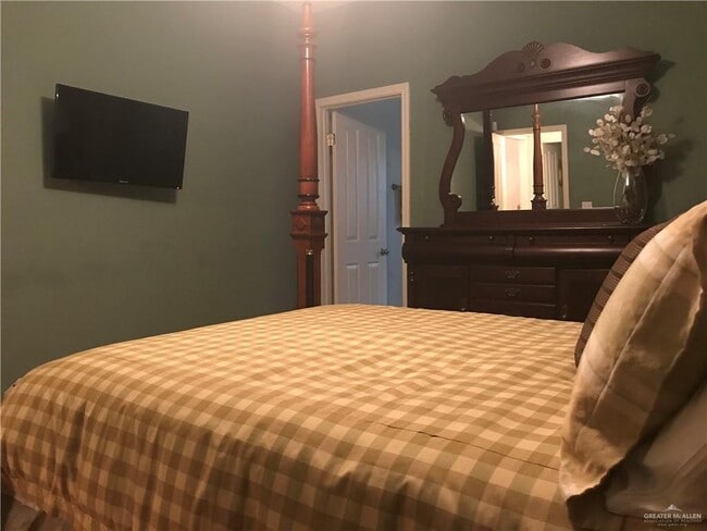 Building Photo - 35 N 41st St