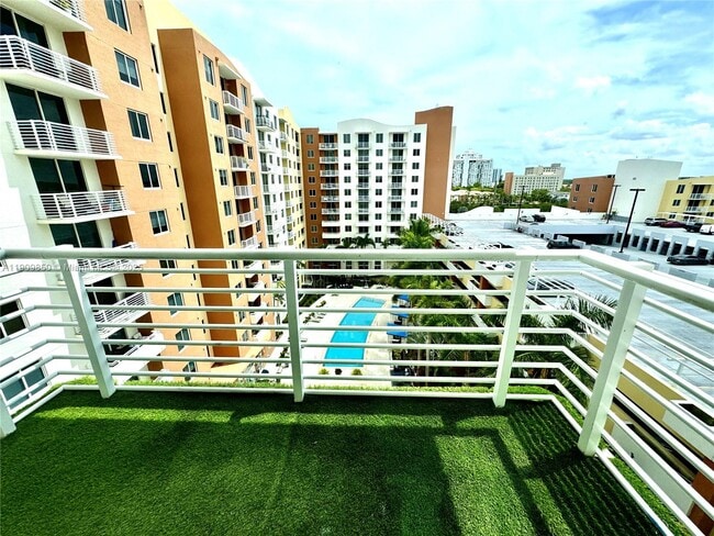 Primary Photo - 18800 NE 29th Ave