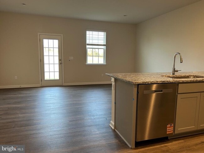 Building Photo - 224 Caterpillar Dr