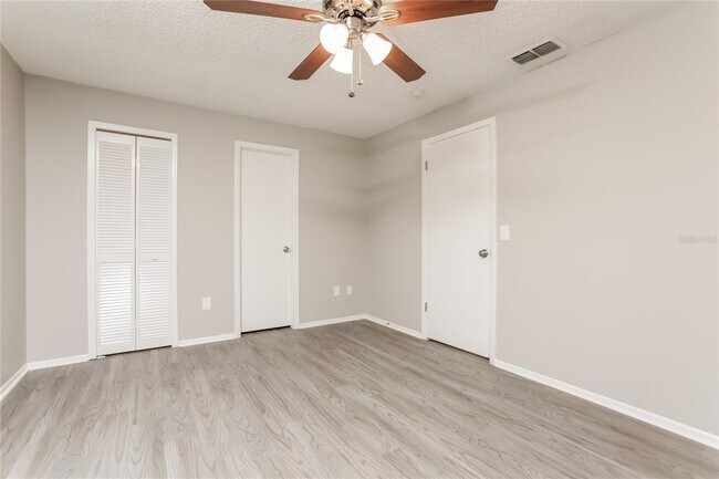 Building Photo - 105 Whispering Pines Ct